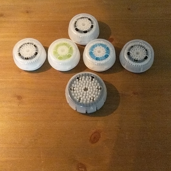 - Clarisonic face brushes. Brand new. - Picture 2 of 2